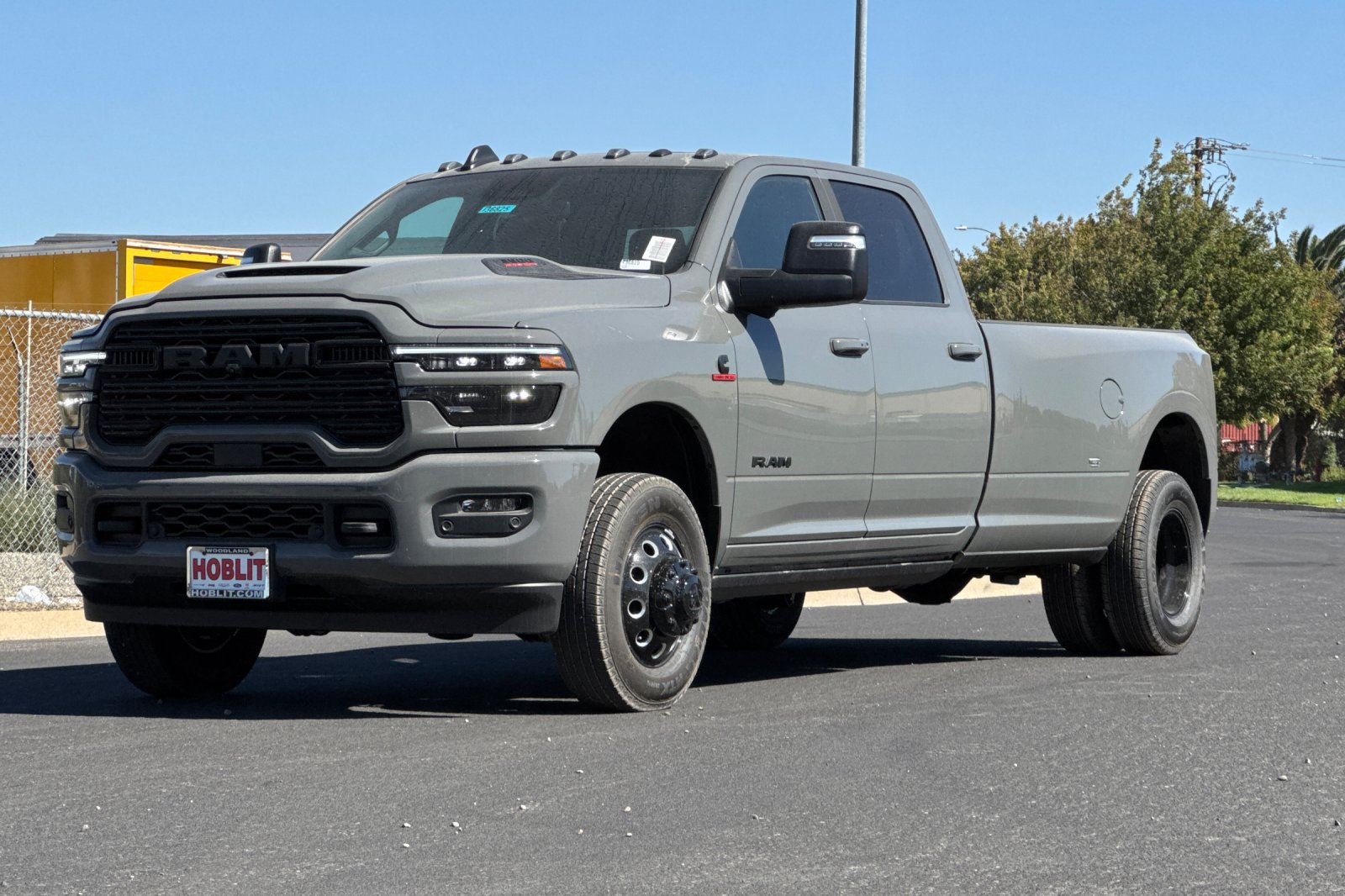 New 2027 RAM 3500 Laramie AWD/4WD image 7