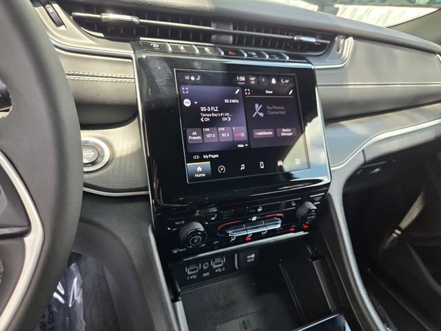 Certified 2025 Jeep Grand Cherokee Altitude AWD/4WD image 22