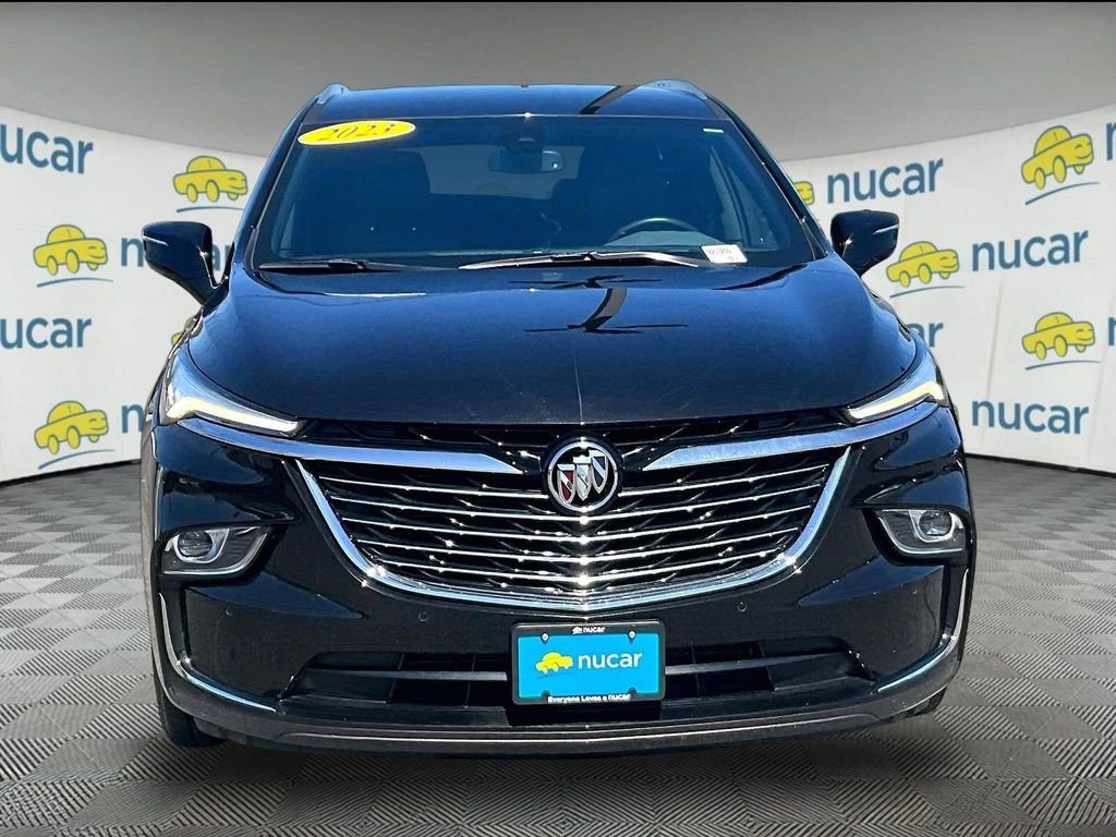 Used 2023 Buick Enclave Essence AWD/4WD image 2