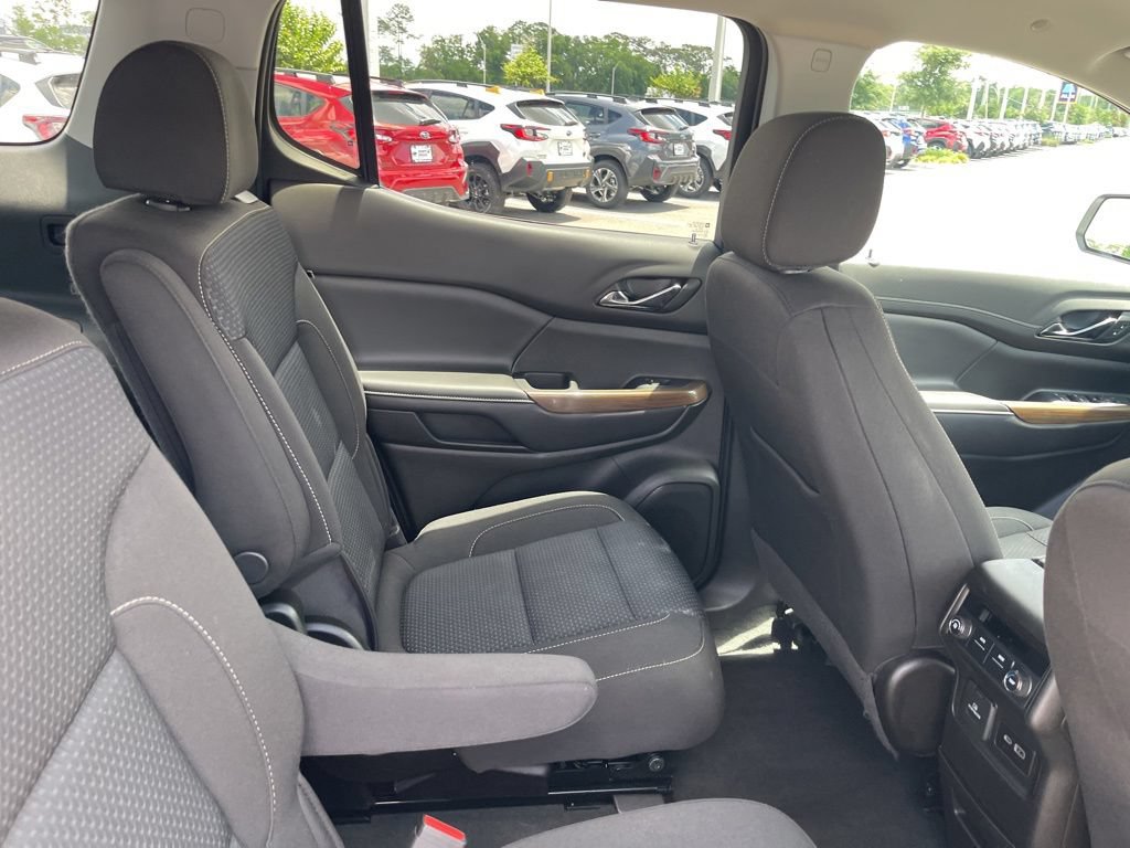 Used 2022 GMC Acadia SLE w/ Driver Convenience Package FWD image 29
