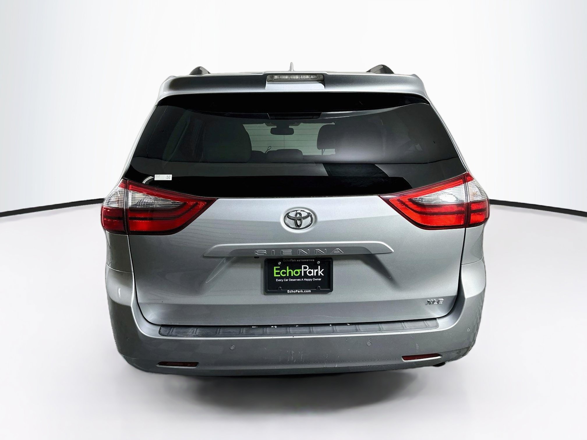 Used 2020 Toyota Sienna XLE Premium FWD image 7