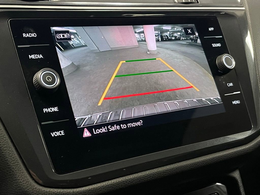 Used 2023 Volkswagen Tiguan SE w/ Panoramic Sunroof Package AWD/4WD image 29
