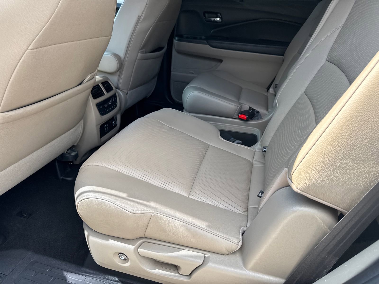 Used 2022 Honda Pilot Elite image 21