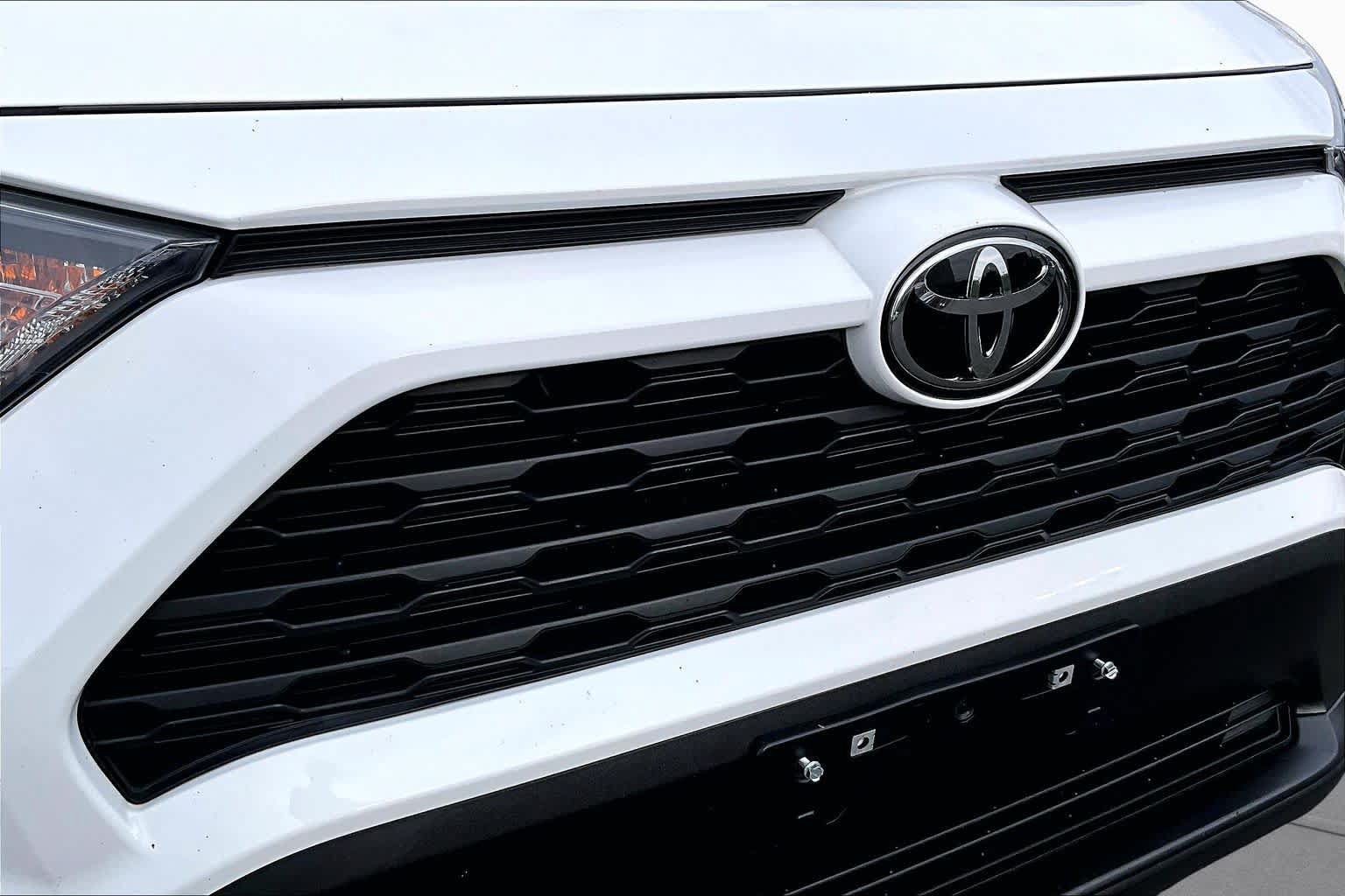 Used 2020 Toyota RAV4 LE w/ All Weather Liner Package FWD image 30