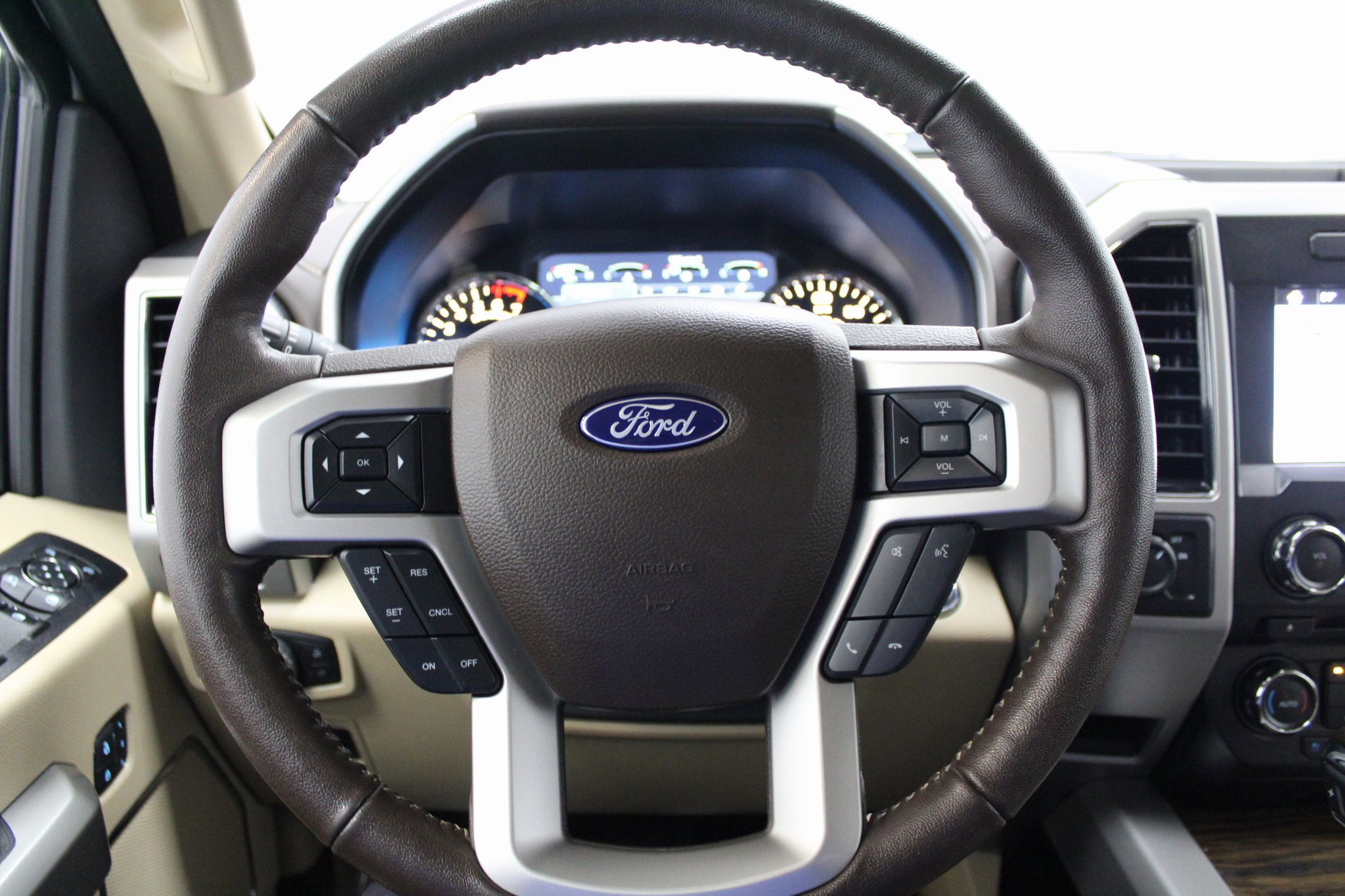 Used 2018 Ford F150 Lariat w/ Equipment Group 501A Mid image 28