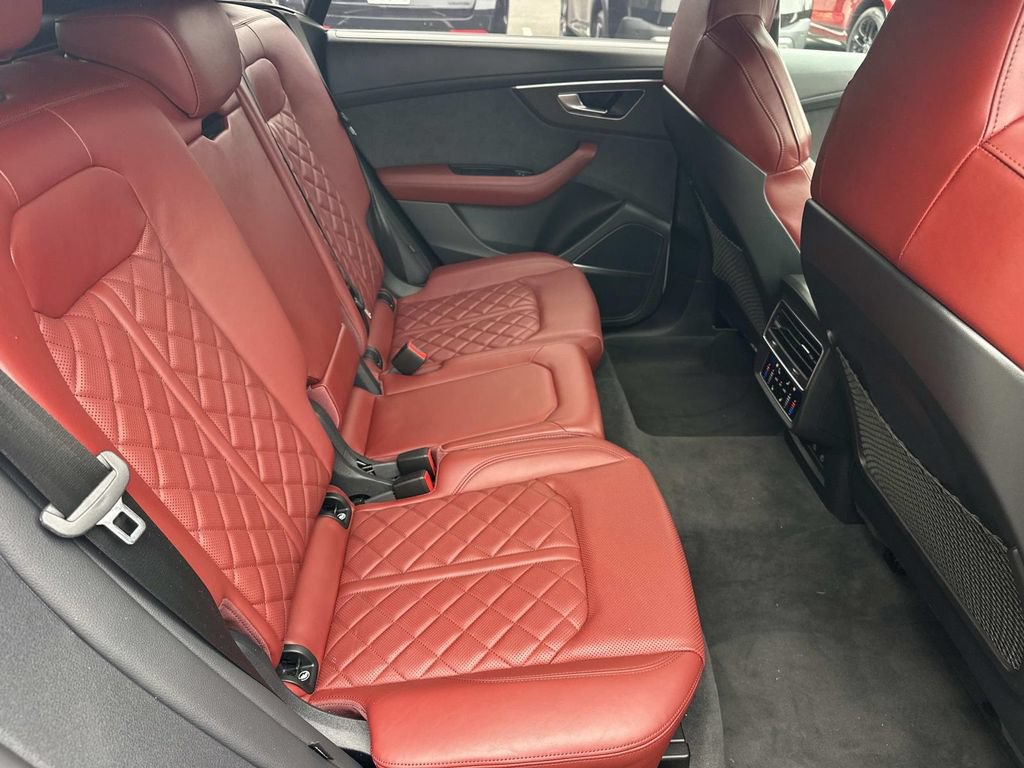 Used 2024 Audi SQ8 Prestige AWD/4WD image 16