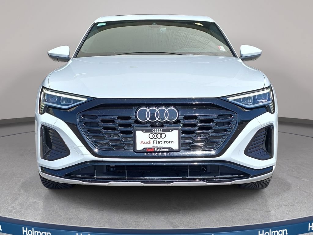 Certified 2024 Audi Q8 e-tron Premium Plus w/ Premium Plus Package AWD/4WD image 3
