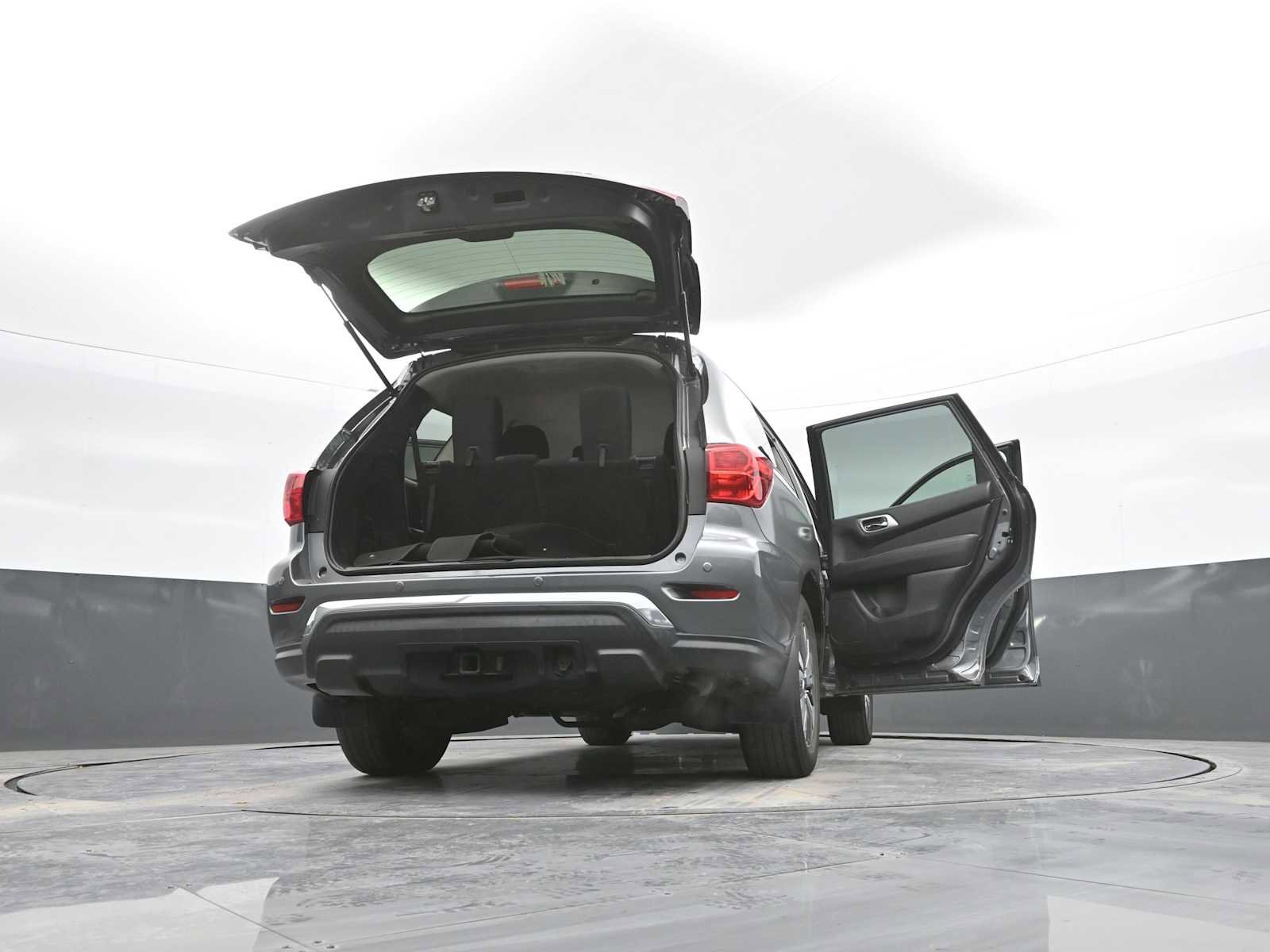 Used 2020 Nissan Pathfinder S image 50