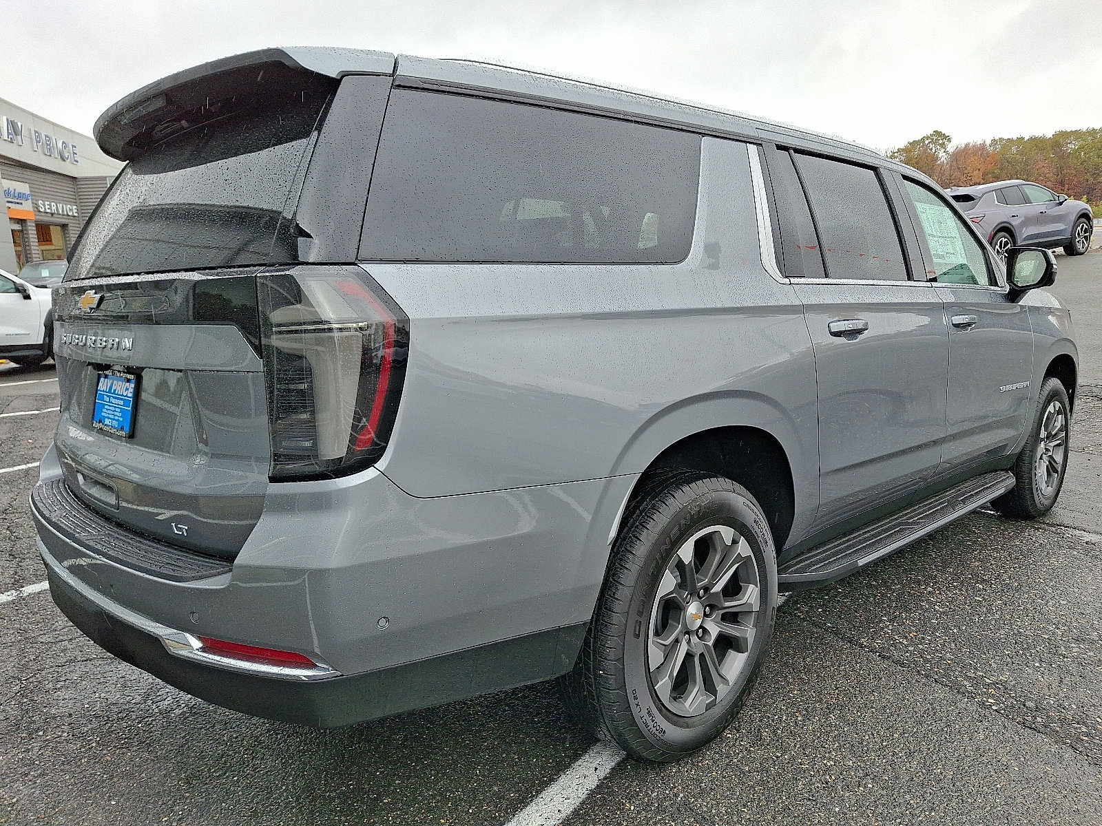 New 2026 Chevrolet Suburban LT image 4