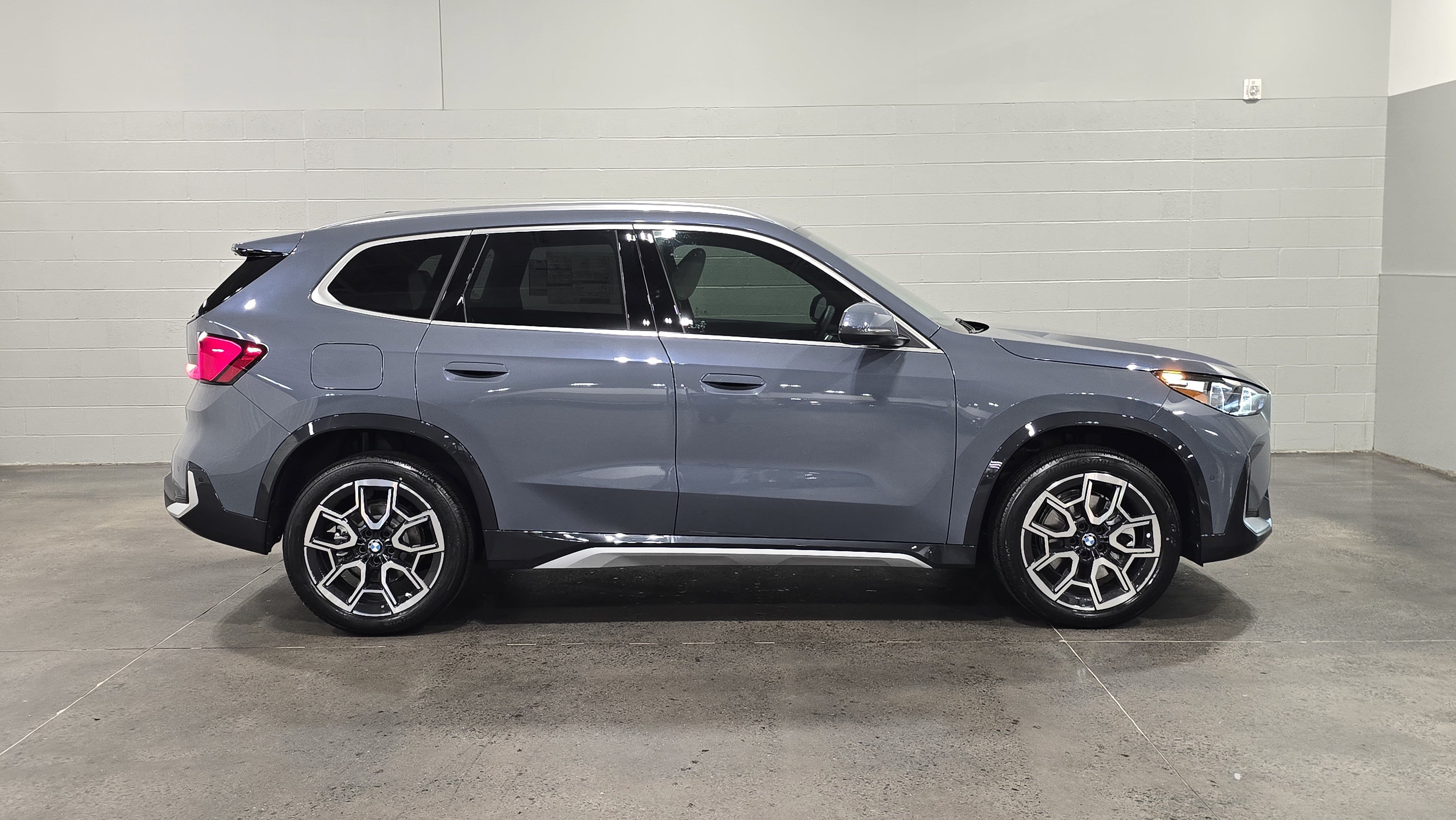 Used 2026 BMW X1 xDrive28i w/ Convenience Package AWD/4WD image 9