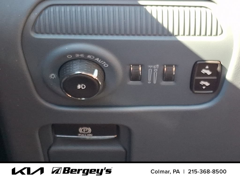 Used 2023 Jeep Grand Wagoneer Series III w/ Rear Seat Video Group 1 AWD/4WD image 30
