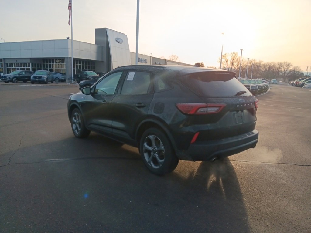 Used 2025 Ford Escape ST-Line image 11