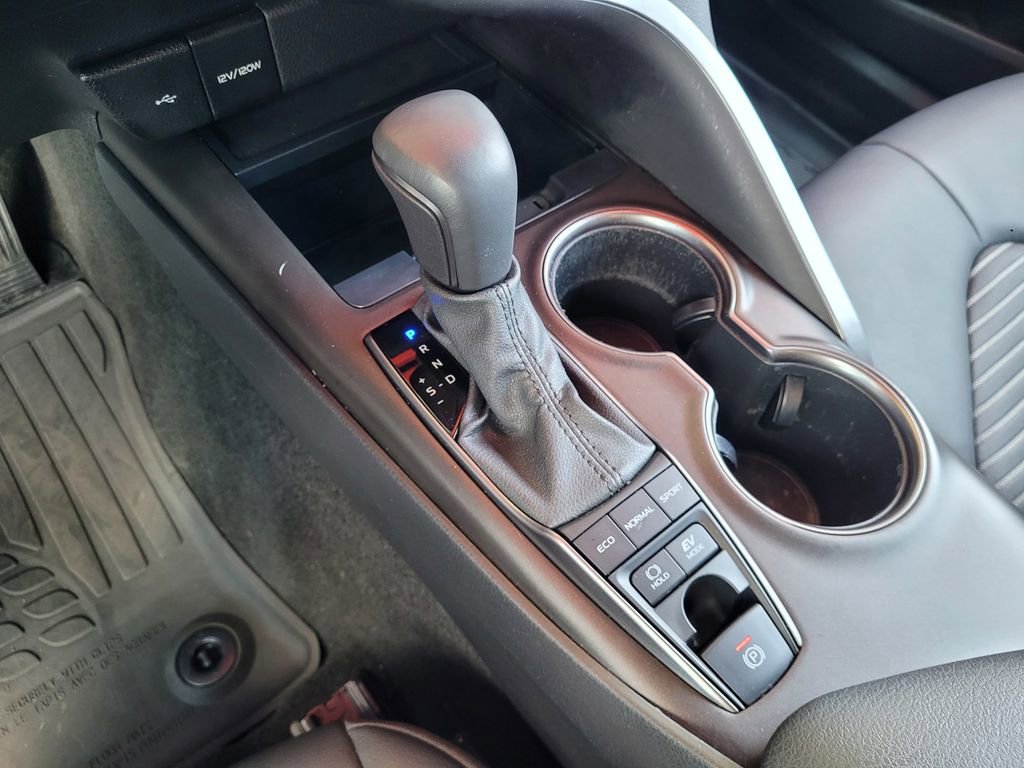 Used 2023 Toyota Camry SE image 16