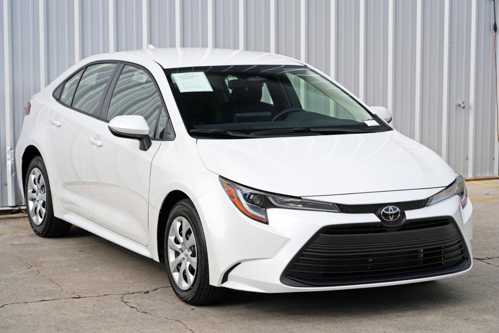 Used 2025 Toyota Corolla LE image 45