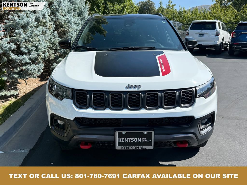 Used 2024 Jeep Compass Trailhawk image 2