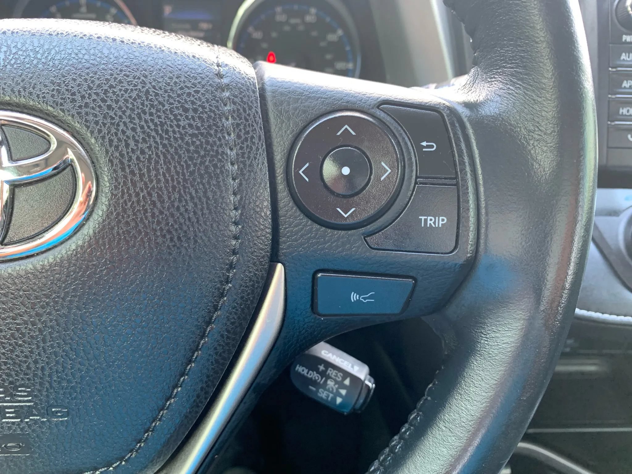 Used 2016 Toyota RAV4 Limited FWD image 13