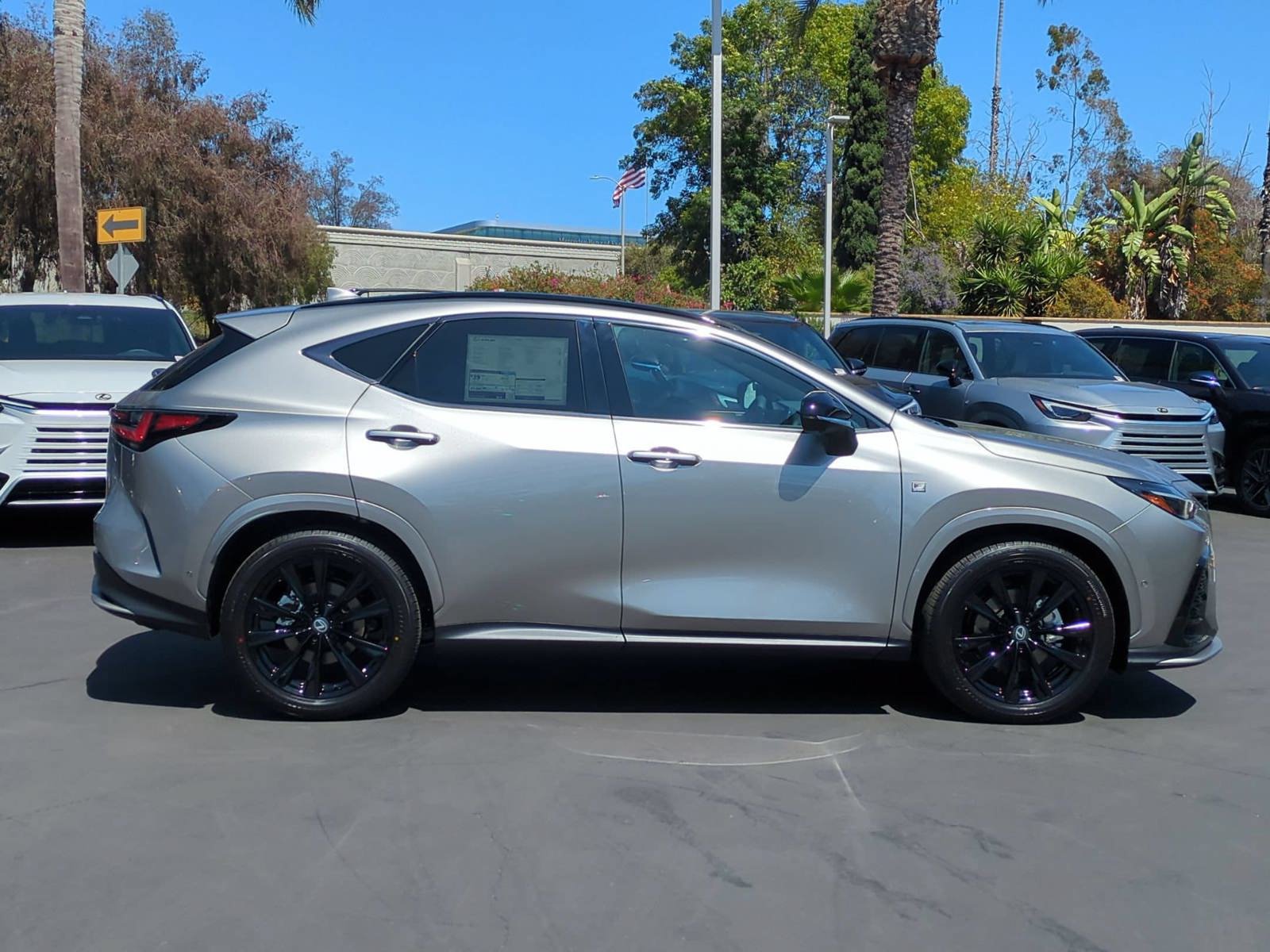 New 2026 Lexus NX 350h F Sport AWD/4WD image 4