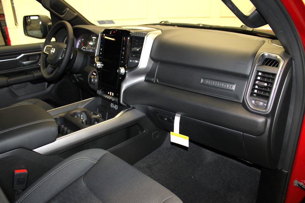New 2026 RAM 1500 4x4 Crew Cab image 29