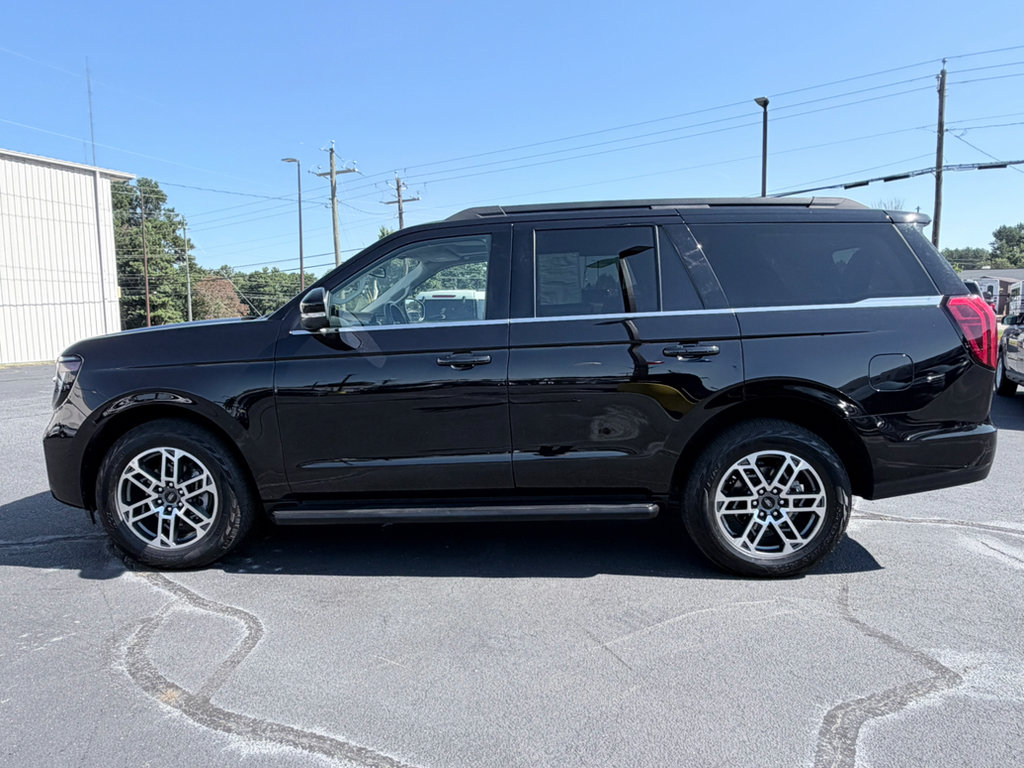 Used 2025 Ford Expedition Active AWD/4WD image 5