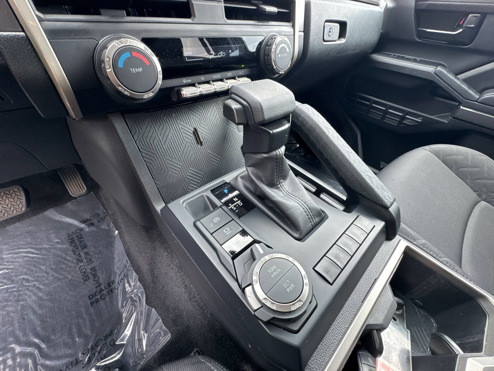 Used 2024 Toyota Tacoma SR5 AWD/4WD image 29