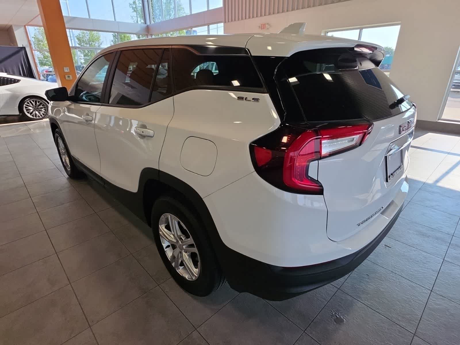 Used 2022 GMC Terrain SLE FWD image 14
