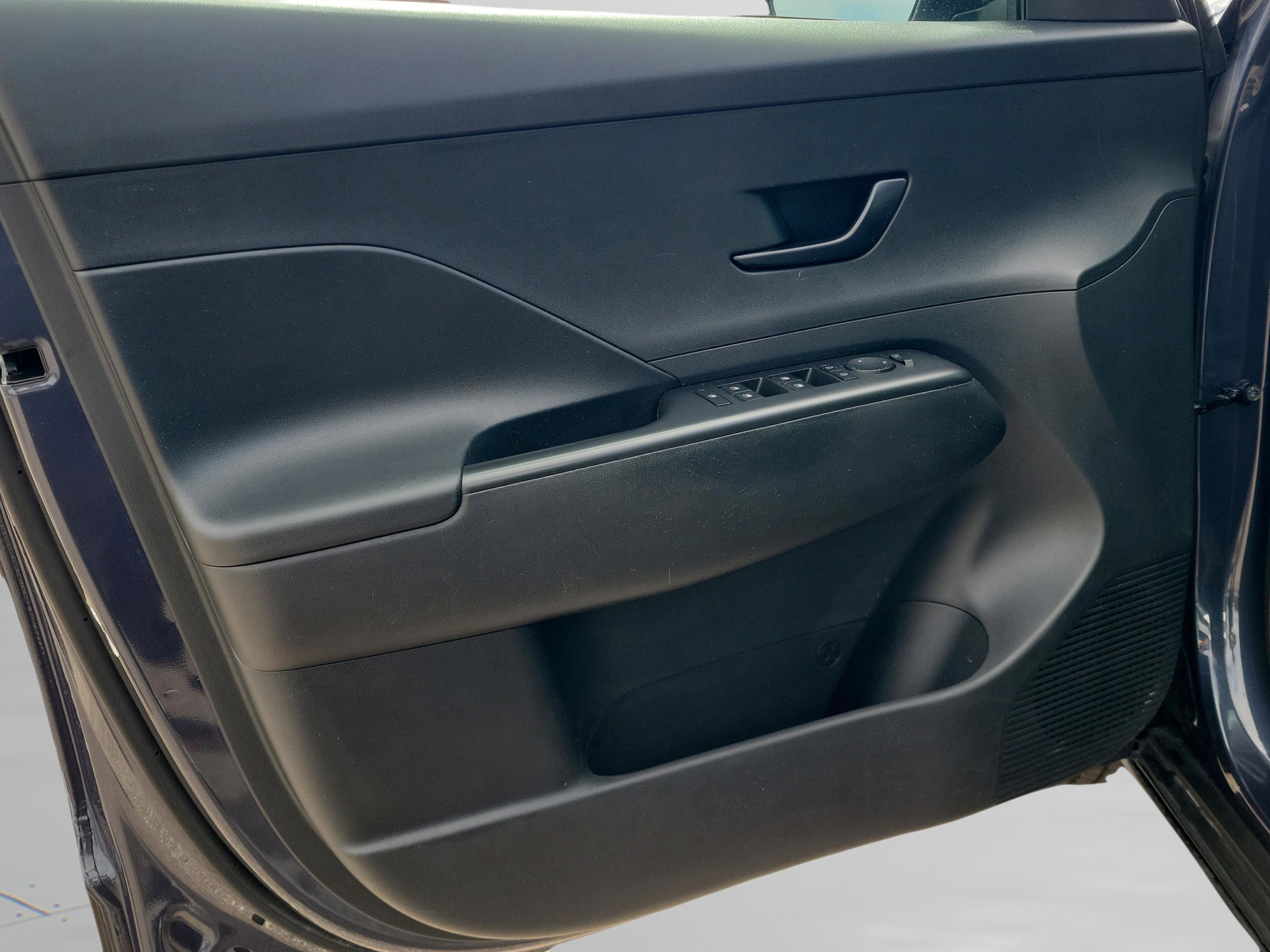 Used 2024 Hyundai Kona SEL image 28