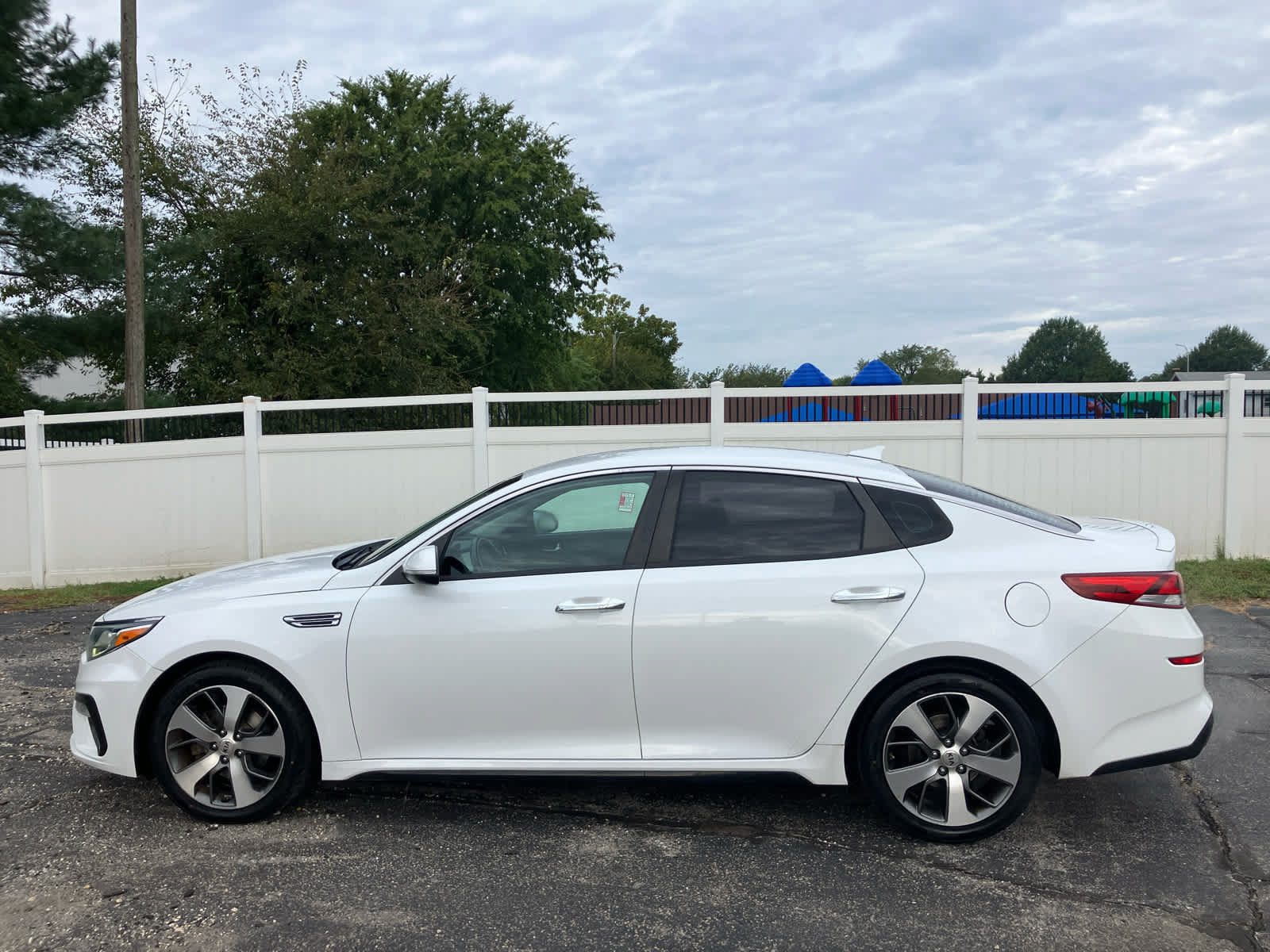 Used 2020 Kia Optima S FWD image 5