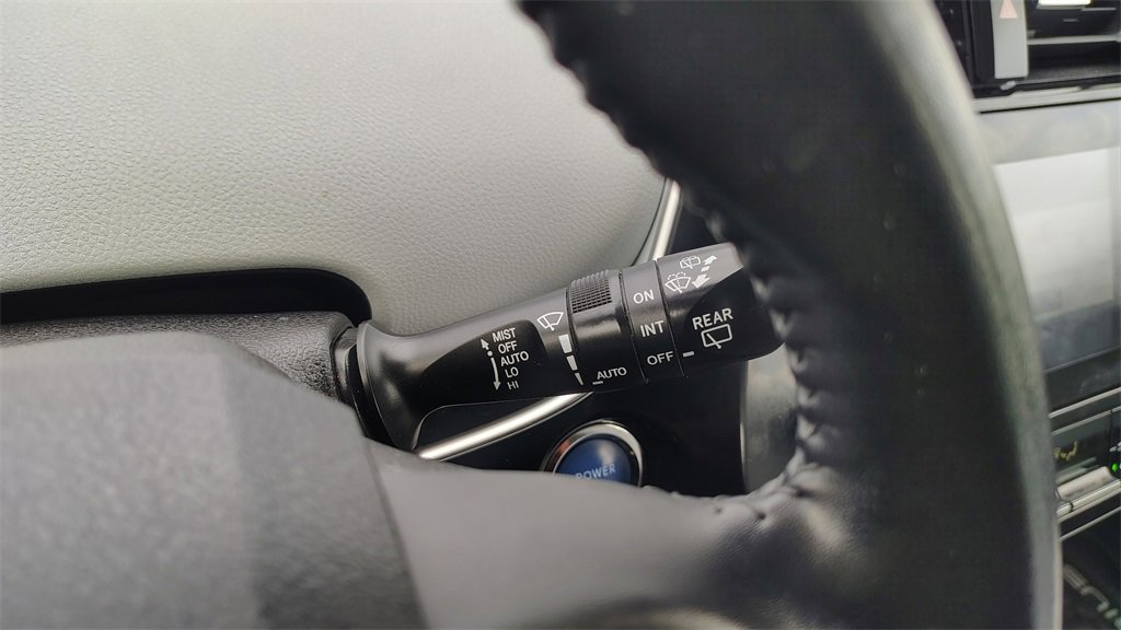Used 2020 Toyota Prius XLE image 15