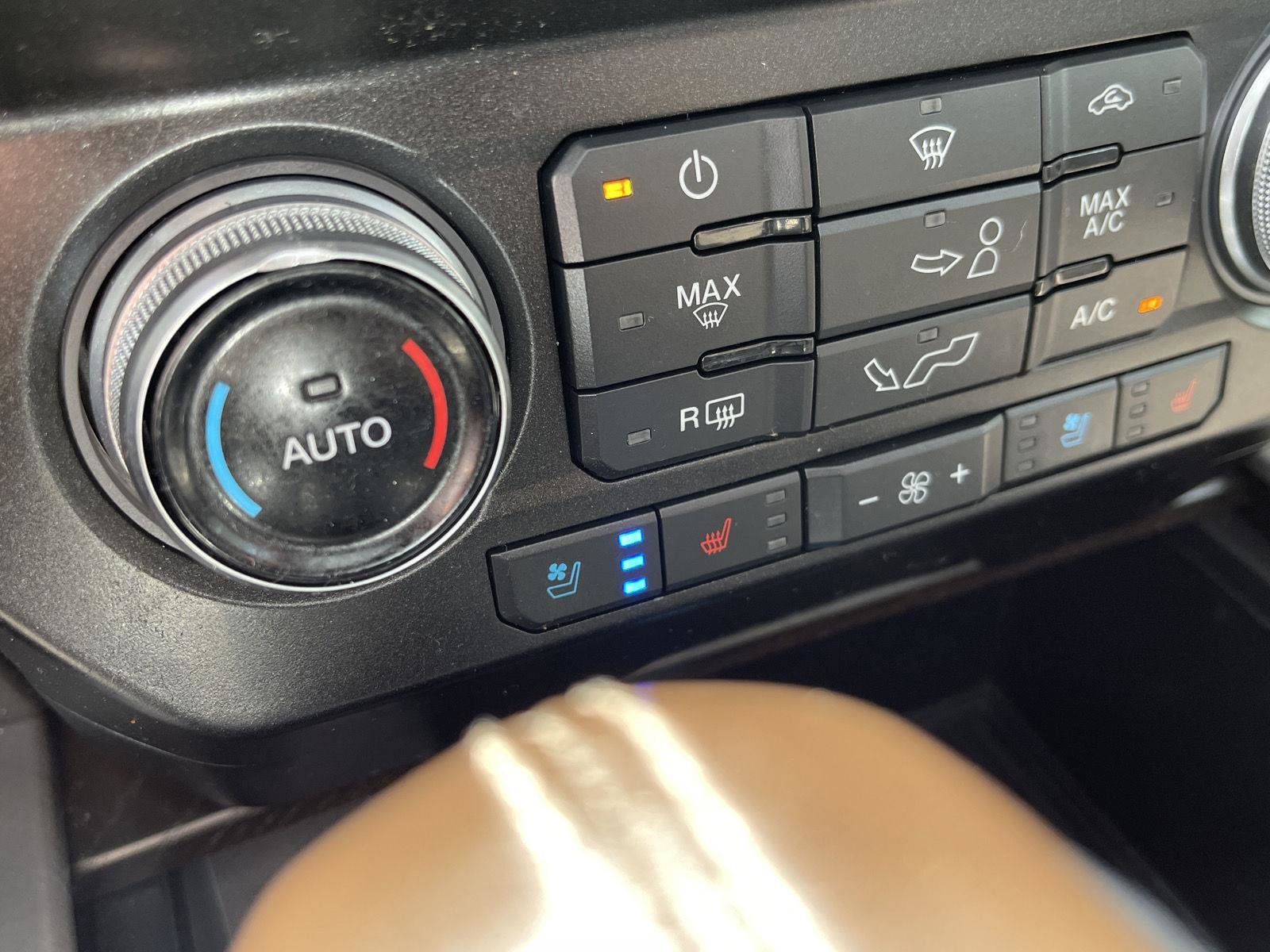 Used 2020 Ford F150 Limited w/ Trailer Tow Package AWD/4WD image 32