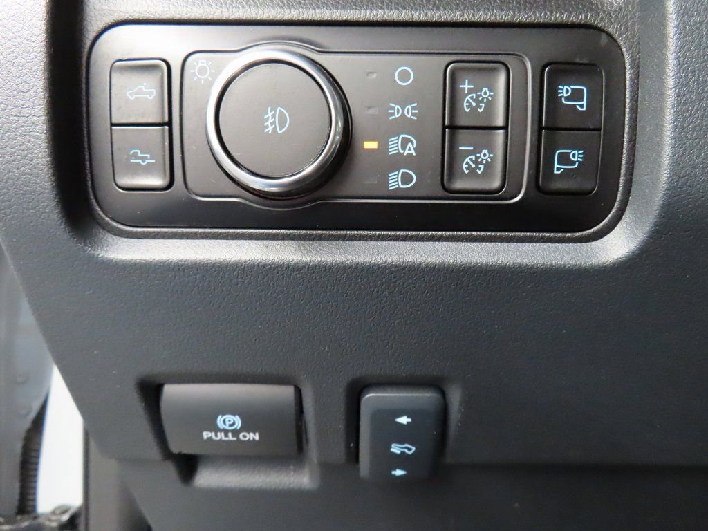 Used 2025 Ford F250 Platinum w/ FX4 Off-Road Package AWD/4WD image 60