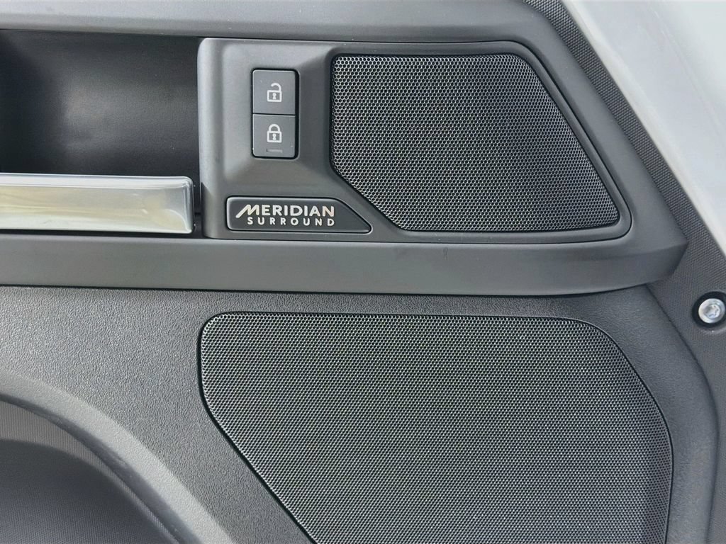 New 2026 Land Rover Defender 110 X-Dynamic SE AWD/4WD image 19