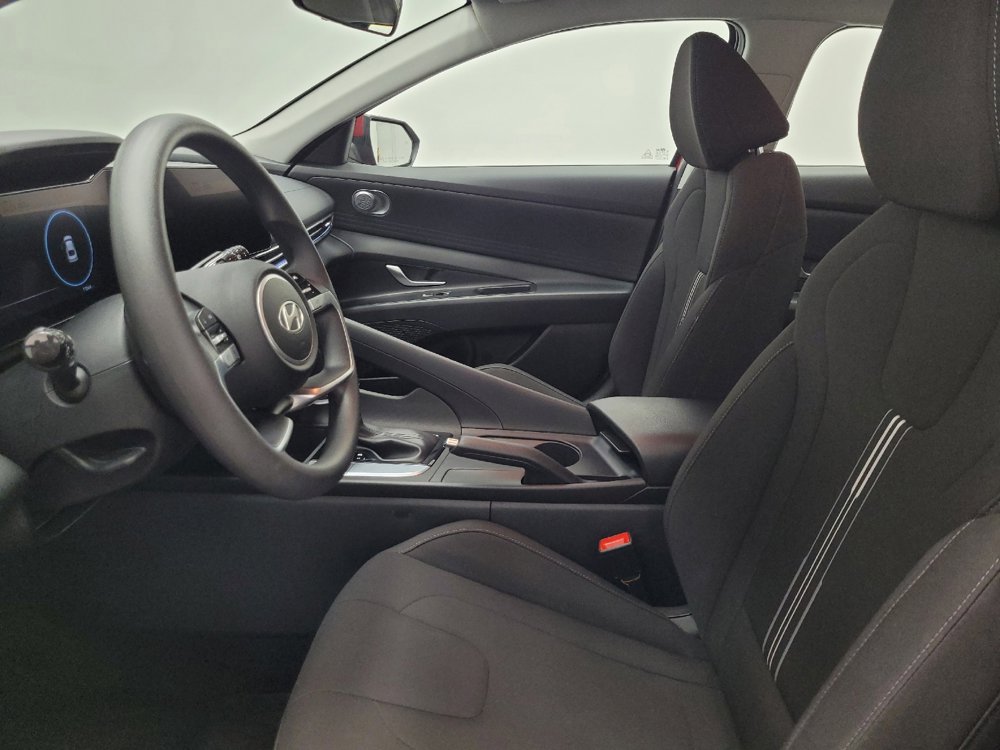 Used 2024 Hyundai Elantra SEL image 17