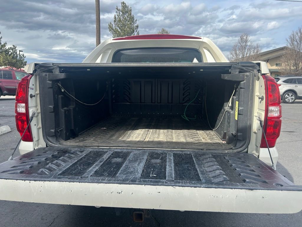 Used 2013 Chevrolet Avalanche LTZ image 6