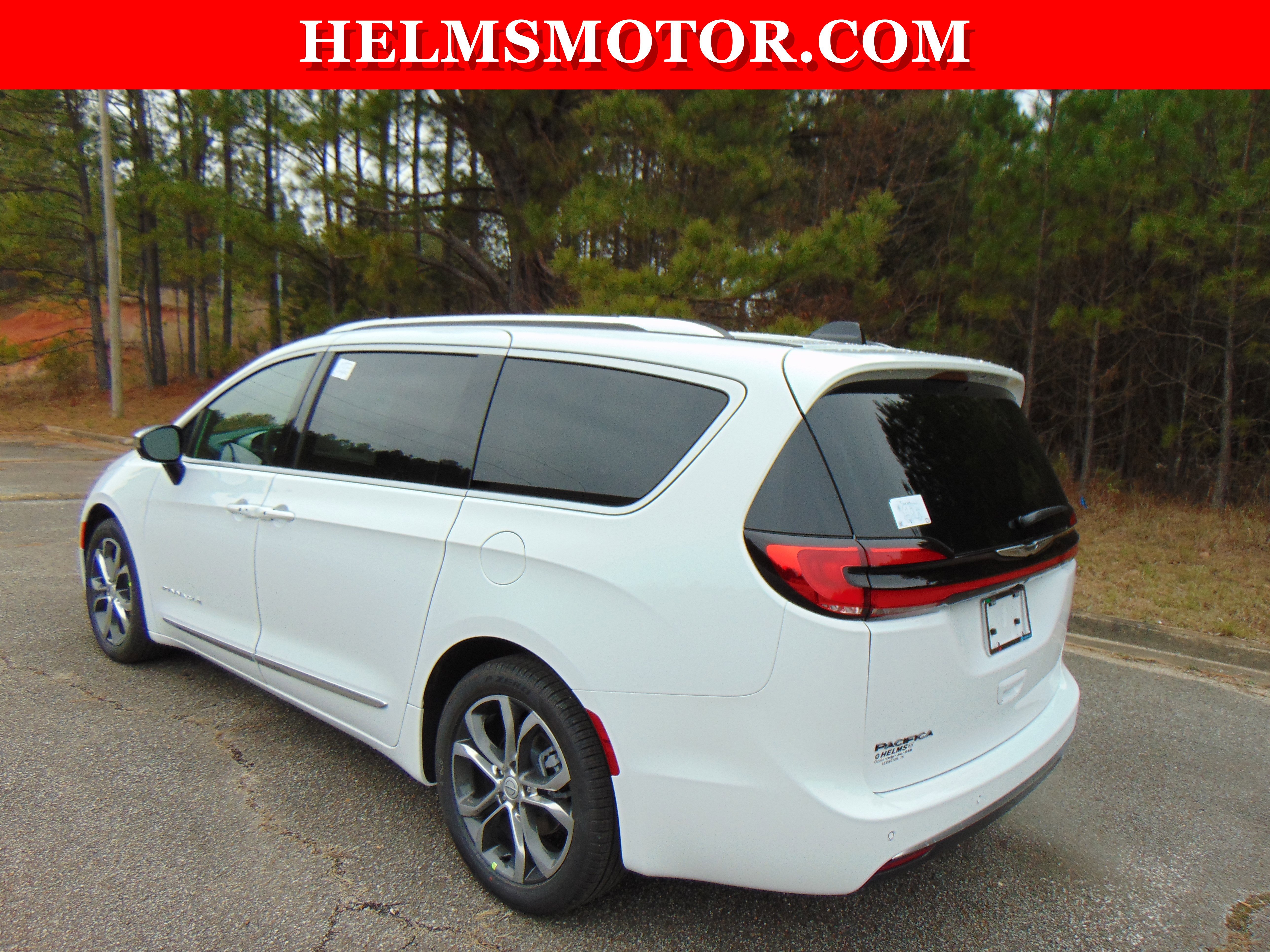 New 2026 Chrysler Pacifica Pinnacle image 9