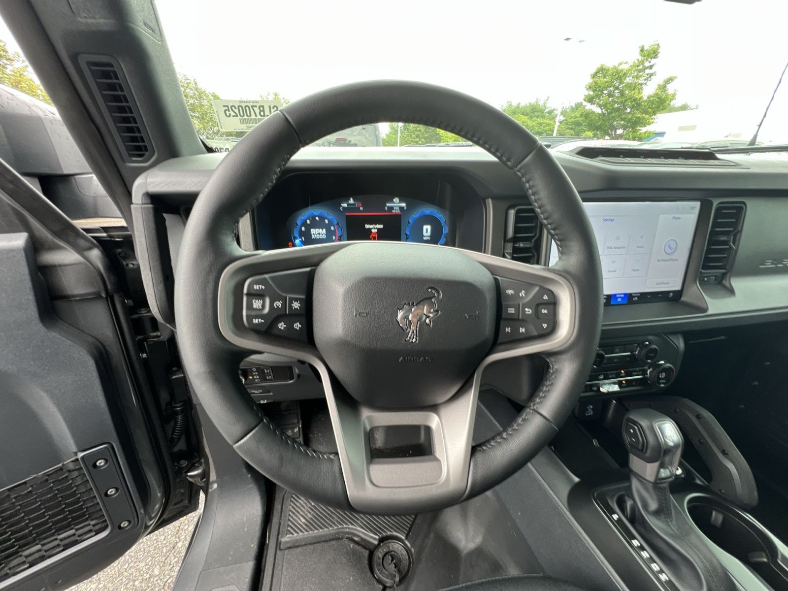 New 2025 Ford Bronco Badlands w/ Sasquatch Package AWD/4WD image 24