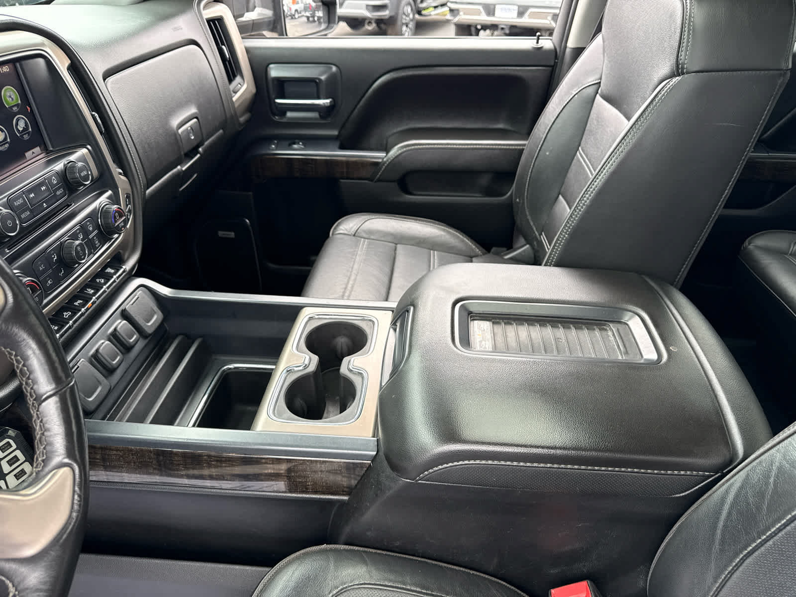 Used 2016 GMC Sierra 2500 Denali w/ Duramax Plus Package AWD/4WD image 20