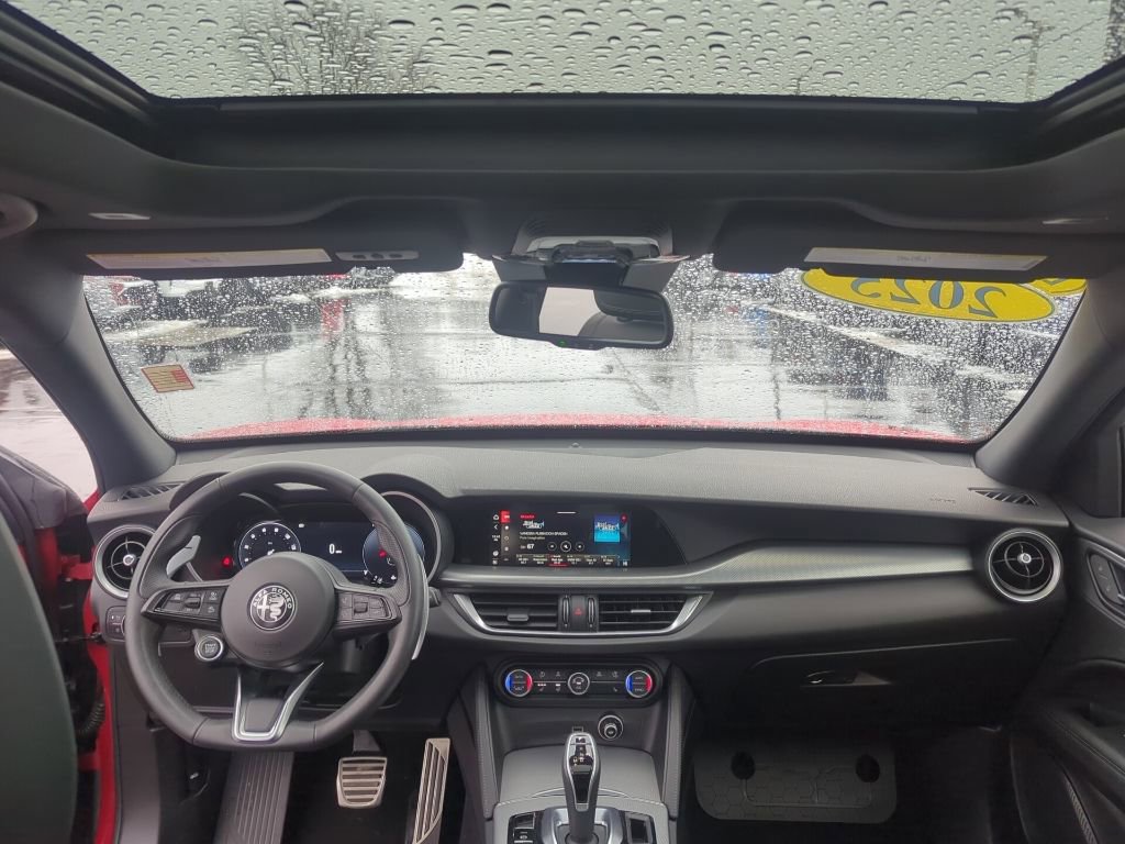 Used 2025 Alfa Romeo Stelvio Sprint w/ Veloce Package image 30