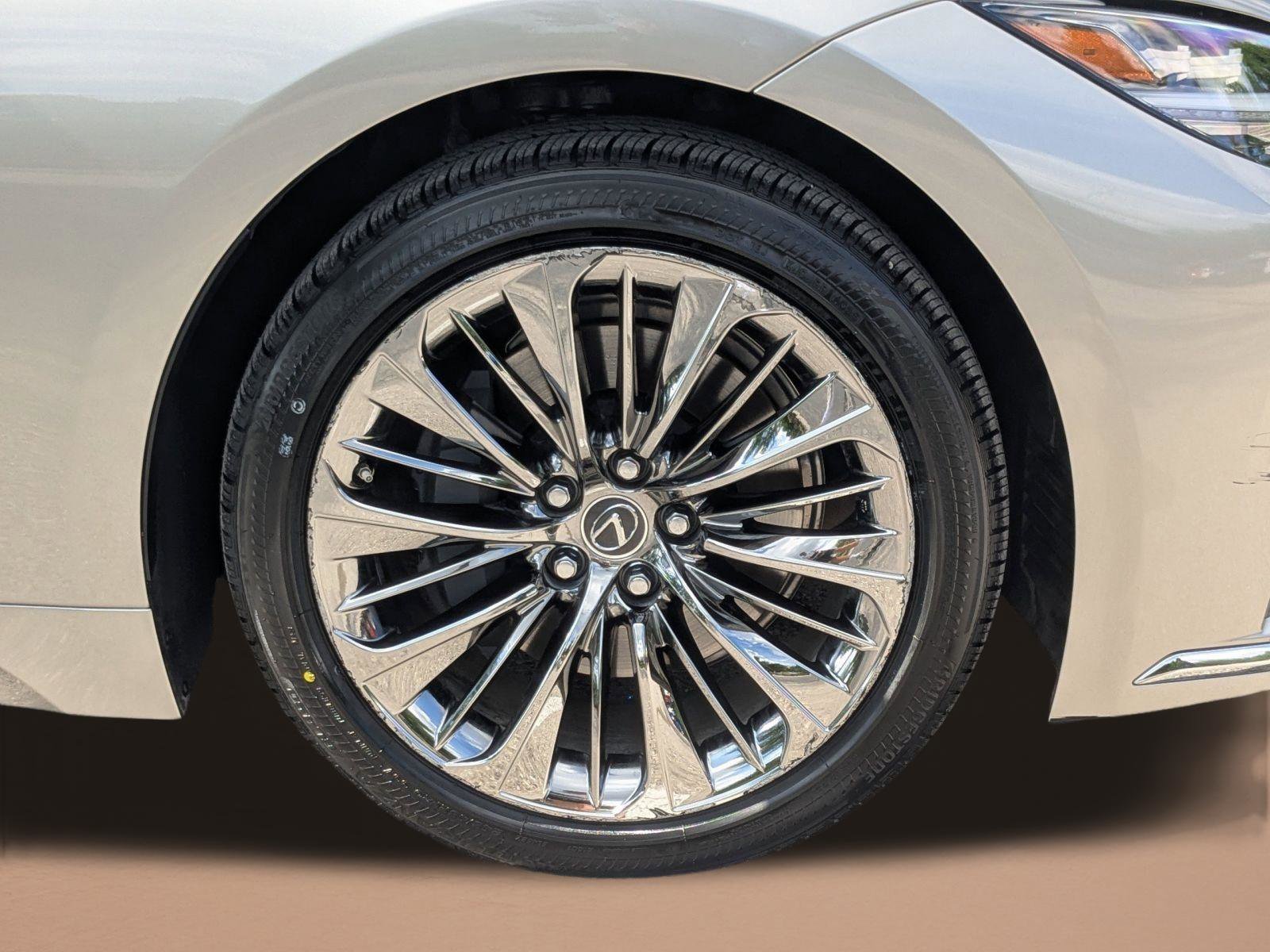 Certified 2021 Lexus LS 500 w/ Accessory Package (Z2) RWD image 27