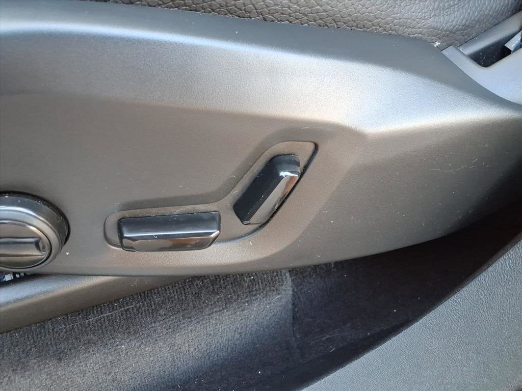 Used 2025 Volvo XC90 T8 Plus w/ Protection Package Premier image 17