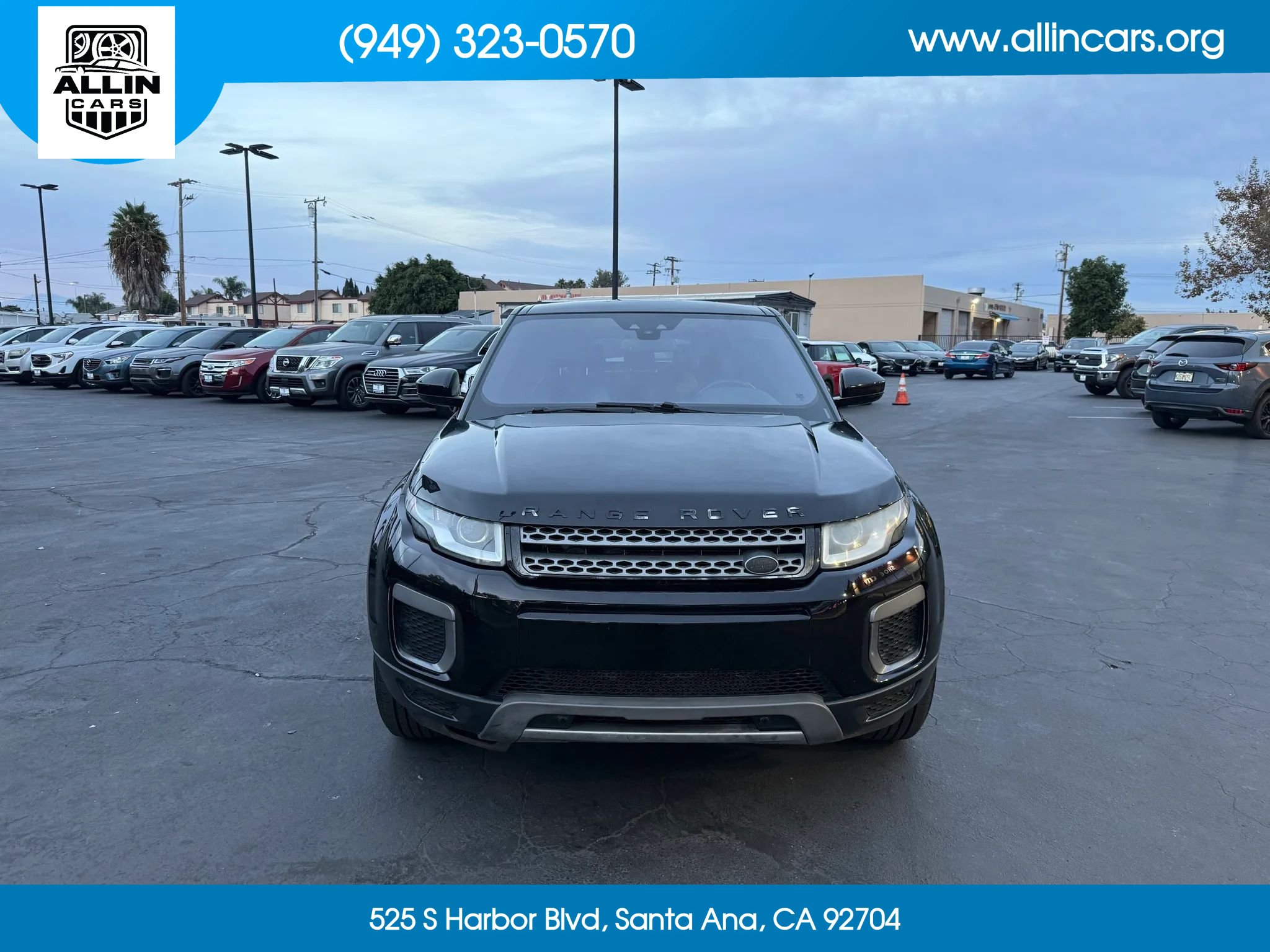 Used 2017 Land Rover Range Rover Evoque SE AWD/4WD image 2