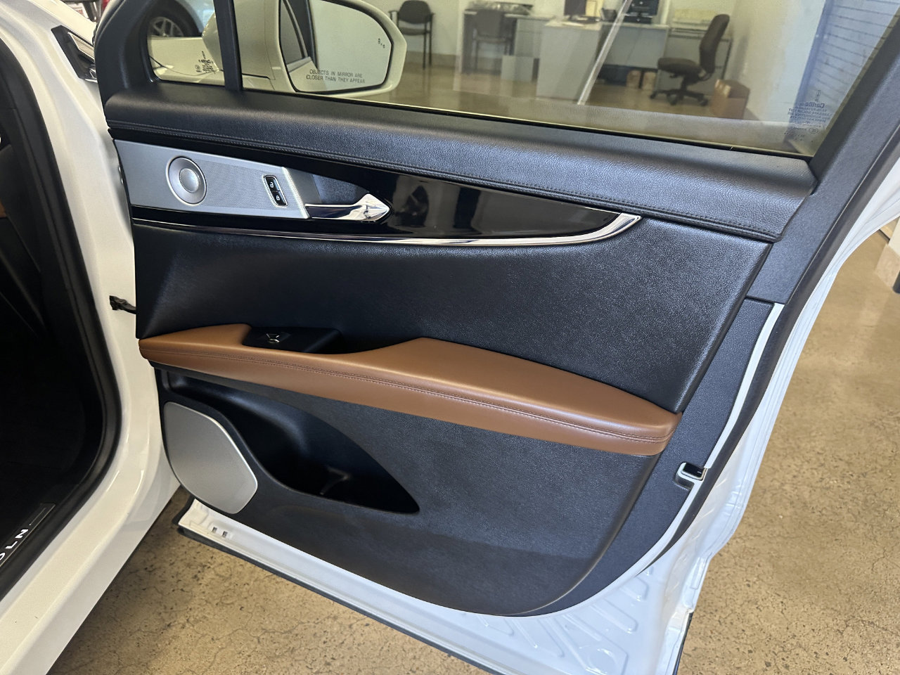 Used 2023 Lincoln Nautilus Reserve w/ Equipment Group 202A image 75