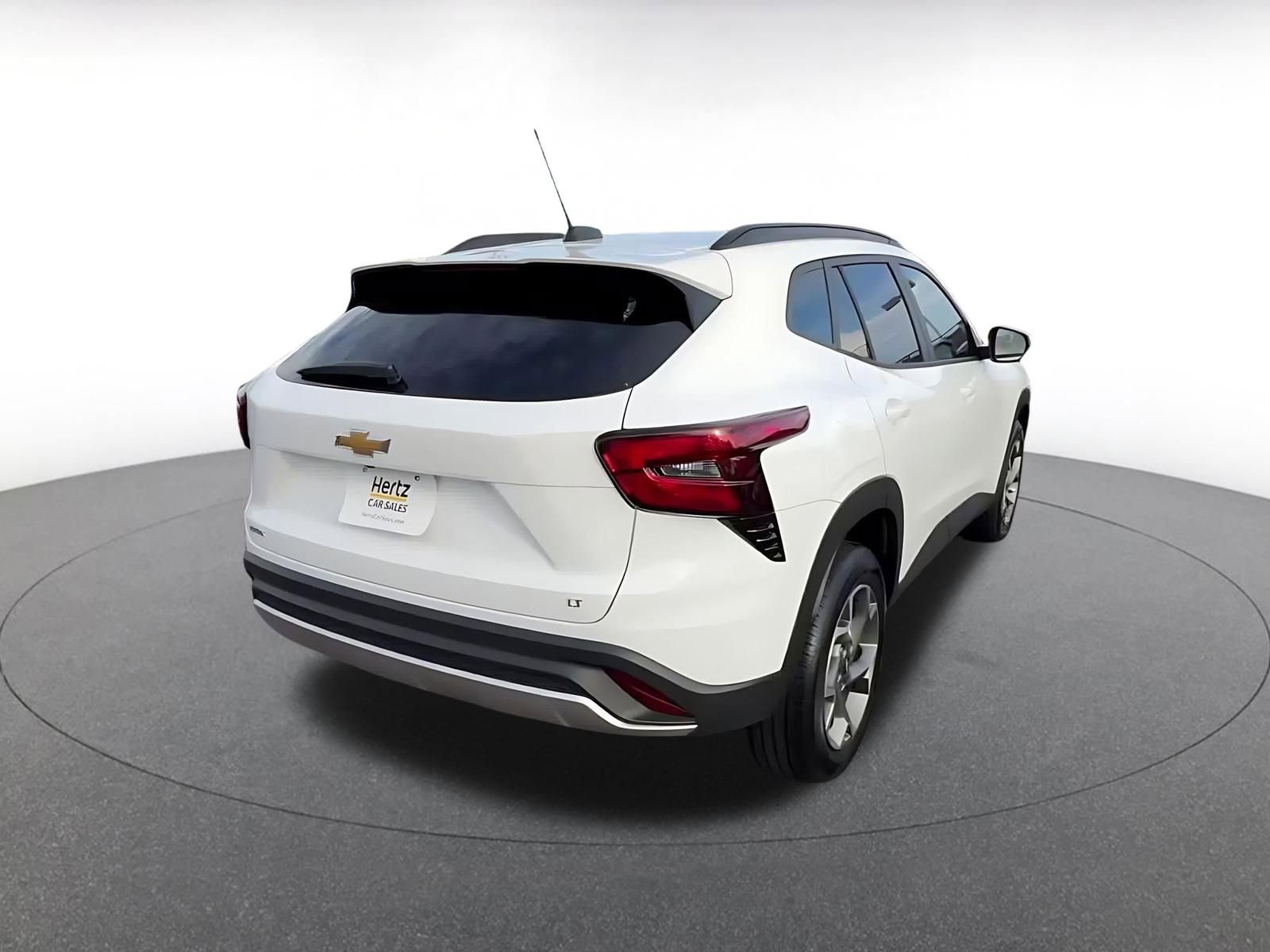 Used 2025 Chevrolet Trax LT image 14