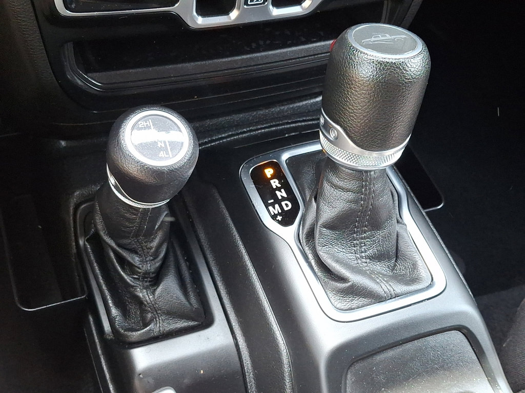 Used 2022 Jeep Gladiator Willys image 28