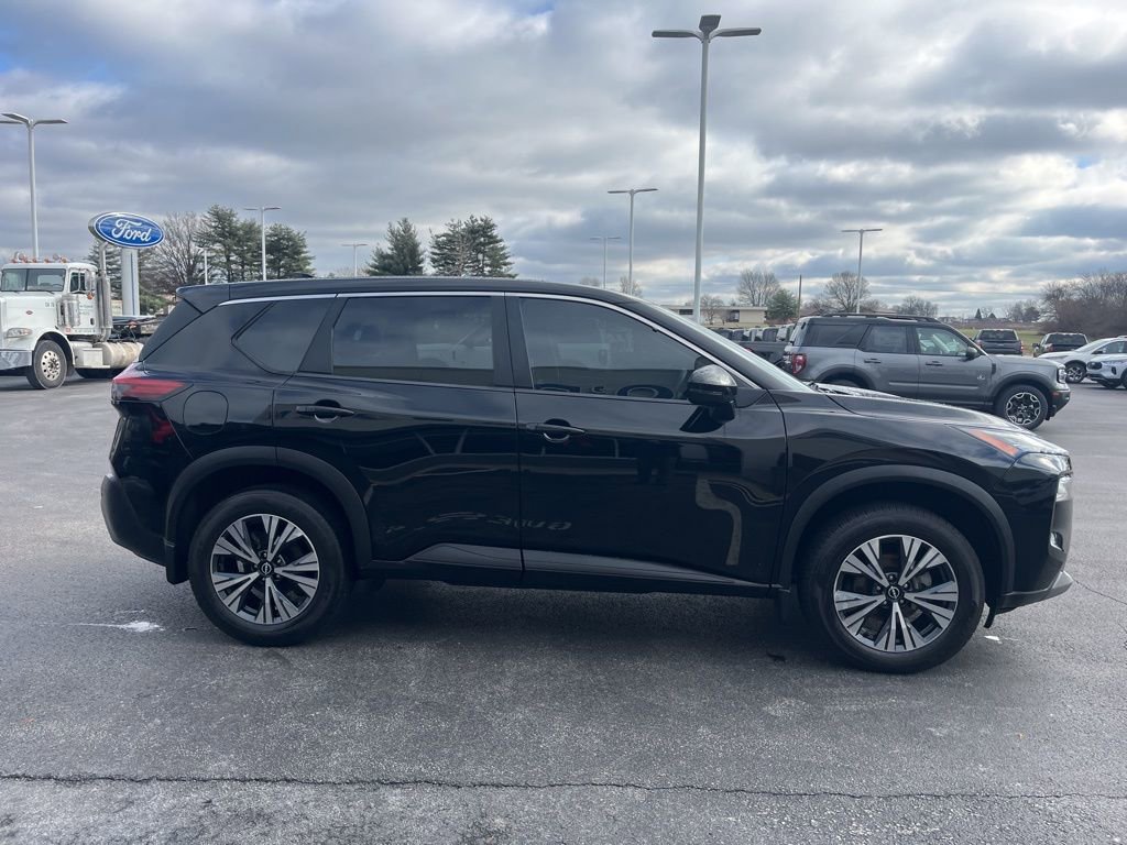 Used 2022 Nissan Rogue SV image 6