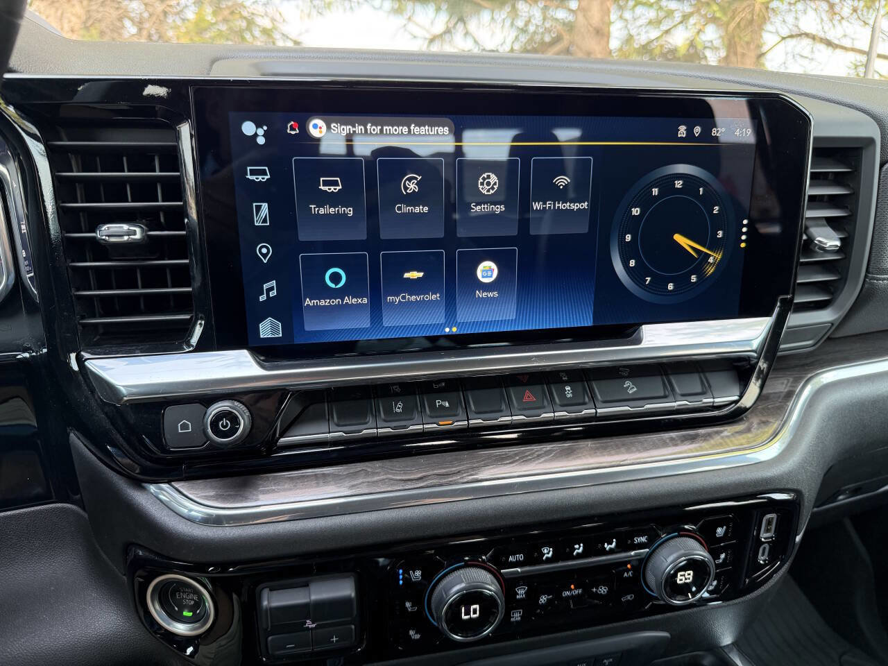 Used 2024 Chevrolet Silverado 2500 LTZ w/ LTZ Premium Package image 13