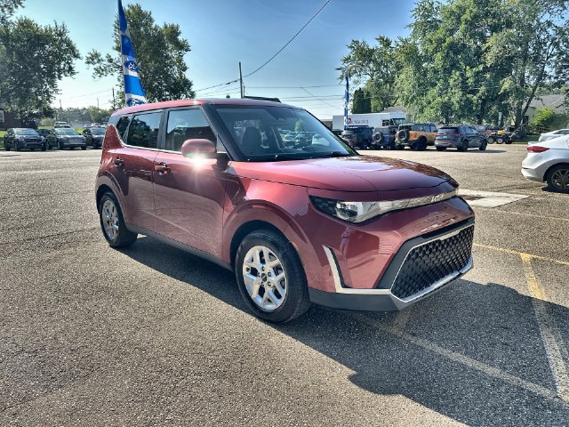 Used 2023 Kia Soul LX w/ LX Technology Package FWD image 12
