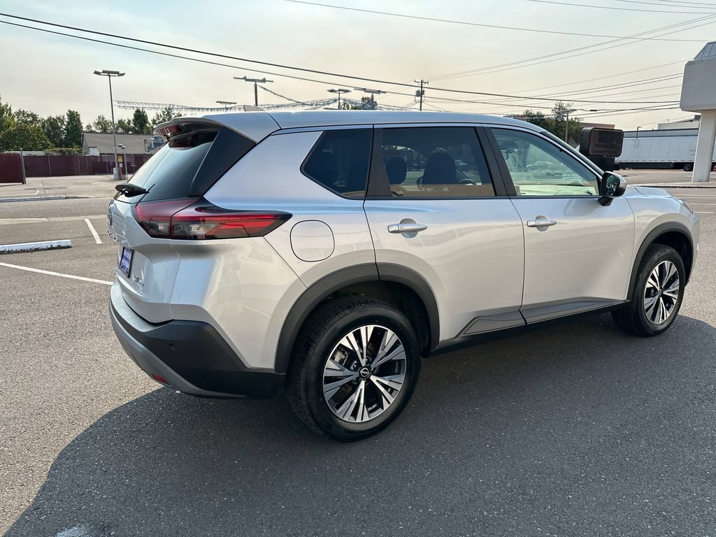 Used 2022 Nissan Rogue SV AWD/4WD image 6