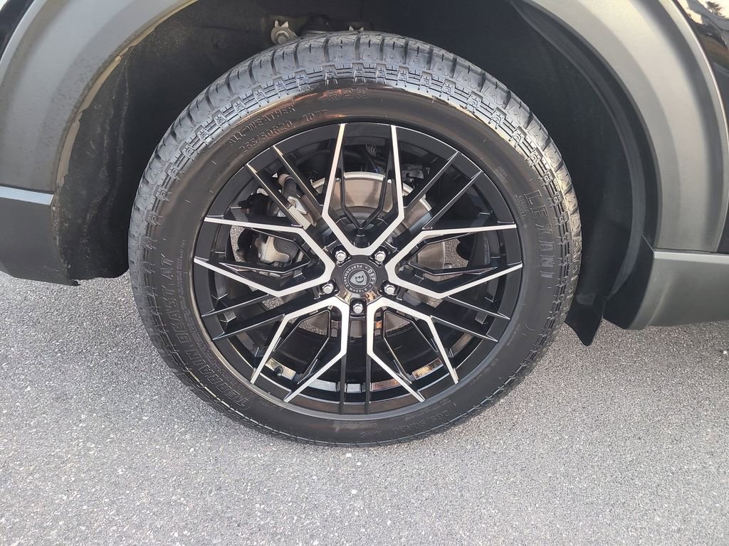 Used 2021 Ford Explorer XLT w/ Equipment Group 202A image 5