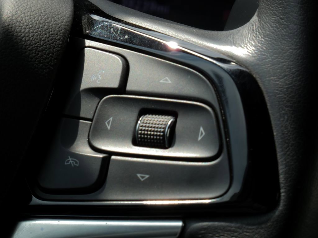 Used 2023 Buick Enclave Essence w/ Experience Buick Package image 10