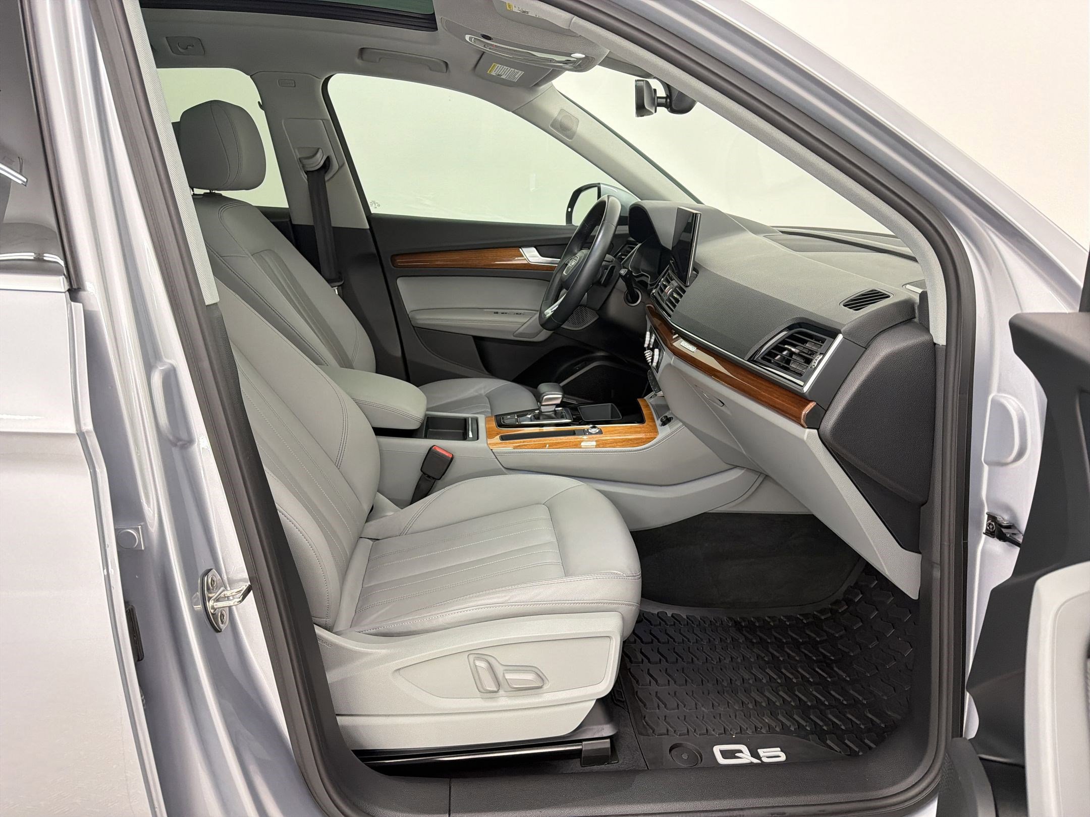 Used 2022 Audi Q5 2.0T Premium Plus AWD/4WD image 27